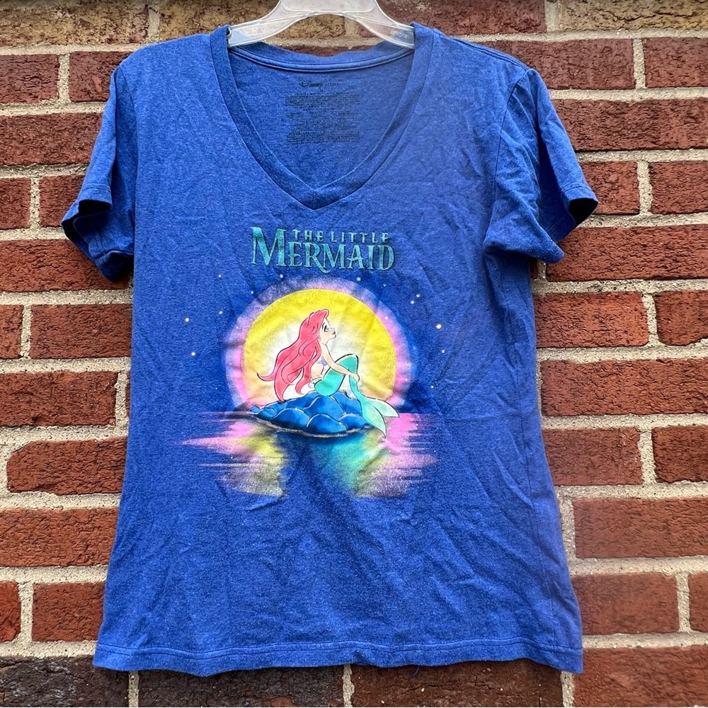Disney Store The Little Mermaid Shirt Ariel Womens V-Neck T-Shirt Top Medium
